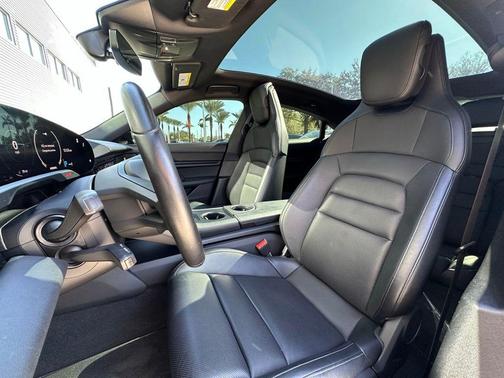 2022 Porsche Taycan Base