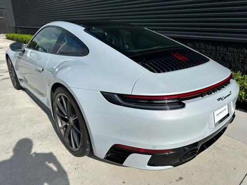 2024 Porsche 911 Carrera