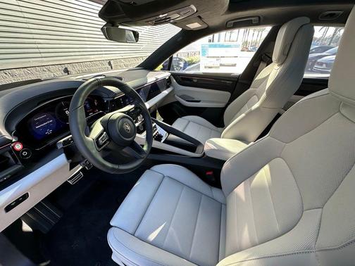 2026 Porsche Macan Turbo