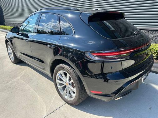 2023 Porsche Macan 