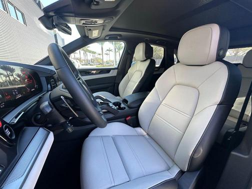 2026 Porsche Cayenne Base