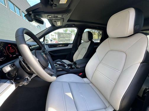 2026 Porsche Cayenne Base