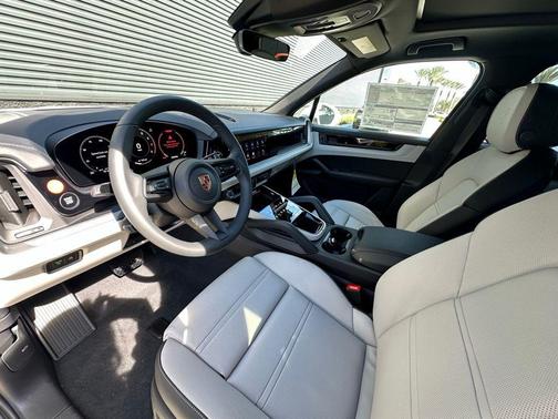 2026 Porsche Cayenne Base