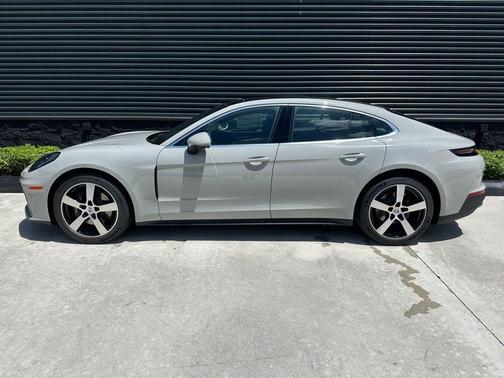 Chalk 2026 Porsche Panamera Base