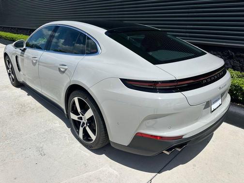 Chalk 2026 Porsche Panamera Base