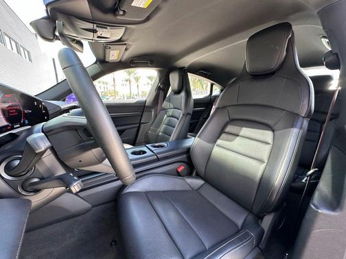 2025 Porsche Taycan 4S