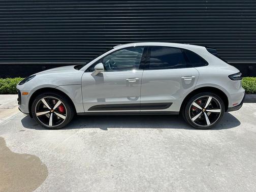 Chalk 2026 Porsche Macan GTS