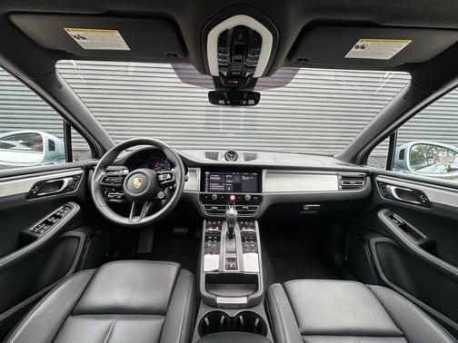 Dolomite 2025 Porsche Macan GTS