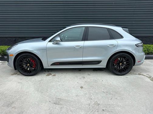 Dolomite Gray 2025 Porsche Macan GTS