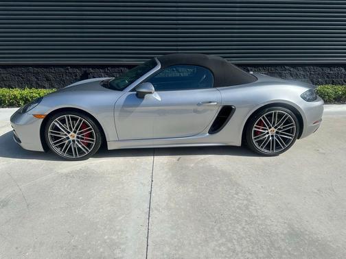 2024 Porsche 718 Boxster GTS 4.0