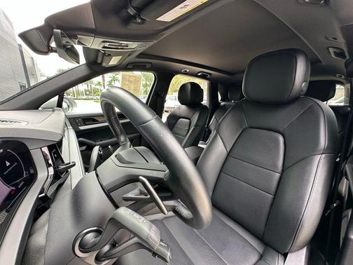 2024 Porsche Cayenne Base