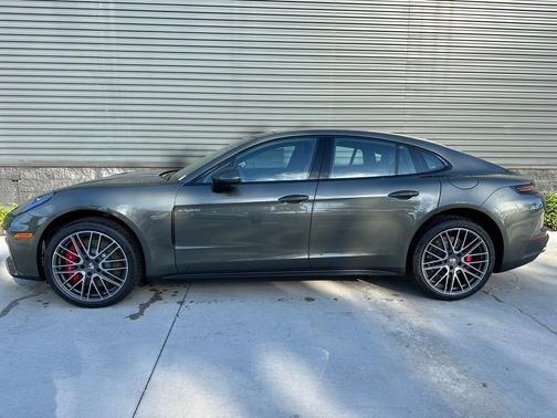 2025 Porsche Panamera E-Hybrid 4S