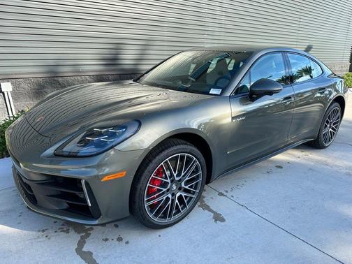2025 Porsche Panamera E-Hybrid 4S