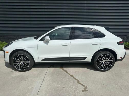 2025 Porsche Macan