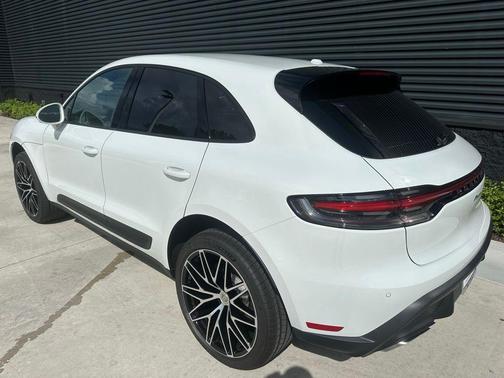 2025 Porsche Macan