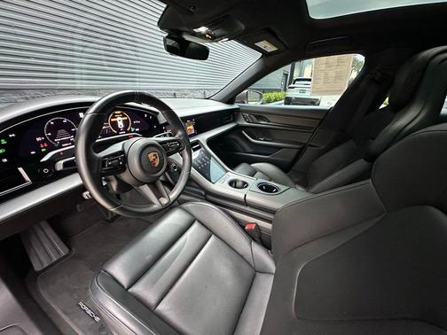 2022 Porsche Taycan Base