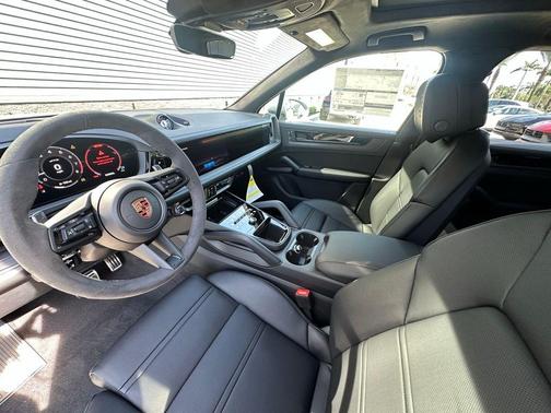 2026 Porsche Cayenne GTS