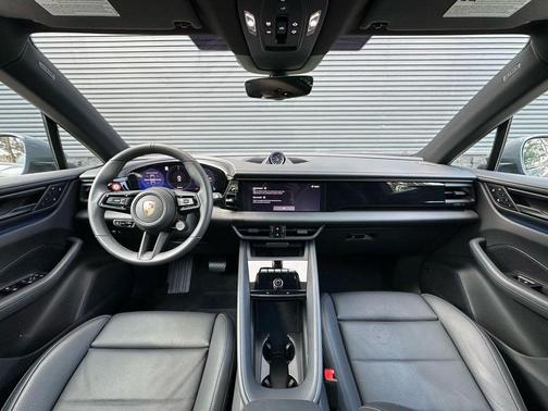 2025 Porsche Macan 4