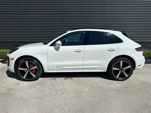 White 2023 Porsche Macan S