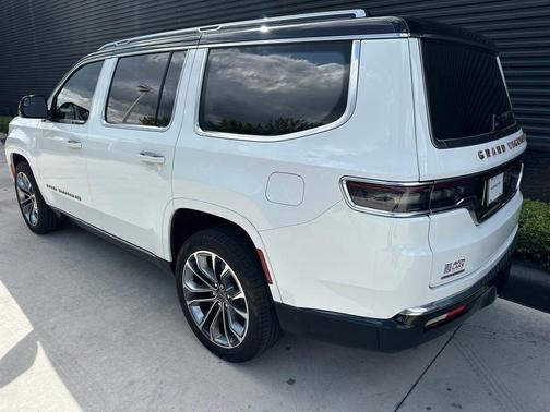 Bright White Clearcoat 2023 Jeep Grand Wagoneer Series III