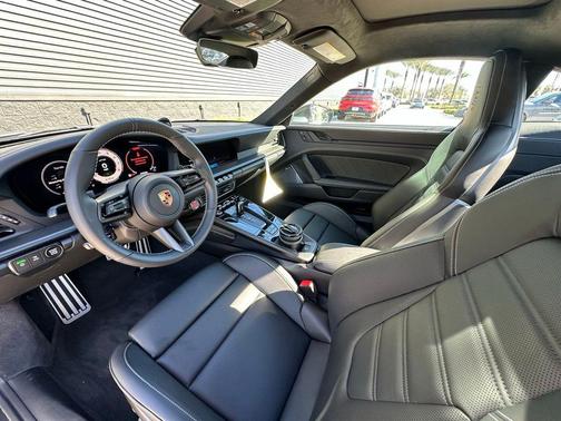 2026 Porsche 911 Carrera GTS