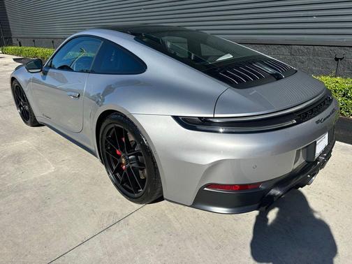 2026 Porsche 911 Carrera GTS