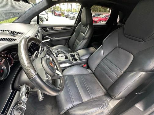 White 2019 Porsche Cayenne Turbo