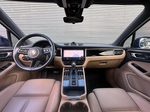 2023 Porsche Macan T