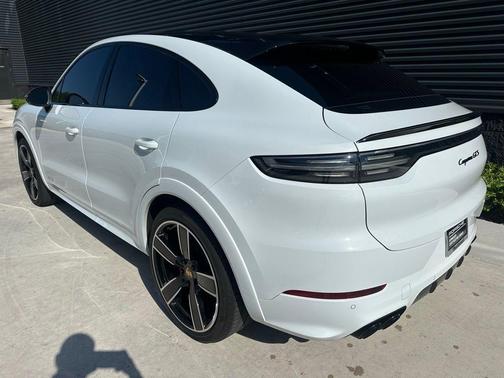 2023 Porsche Cayenne GTS