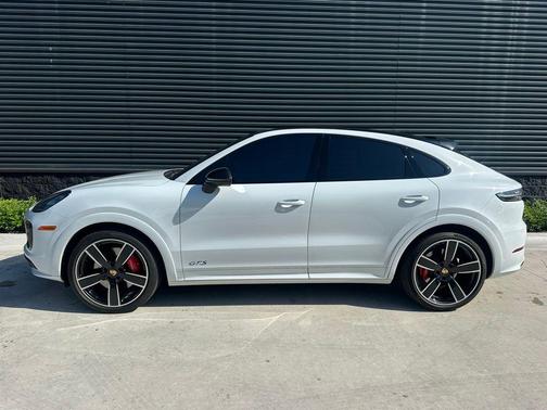 2023 Porsche Cayenne GTS