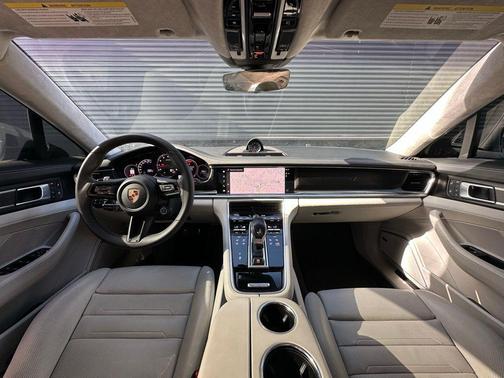 2023 Porsche Panamera GTS
