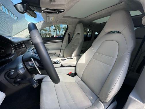 2023 Porsche Panamera GTS