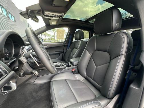 2025 Porsche Macan GTS