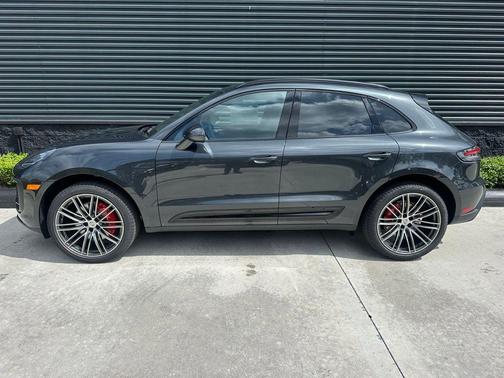 Volcano Grey Metallic 2026 Porsche Macan S