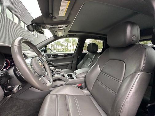2023 Porsche Cayenne