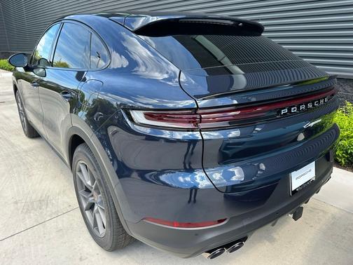 Blue Metallic 2025 Porsche Cayenne Base