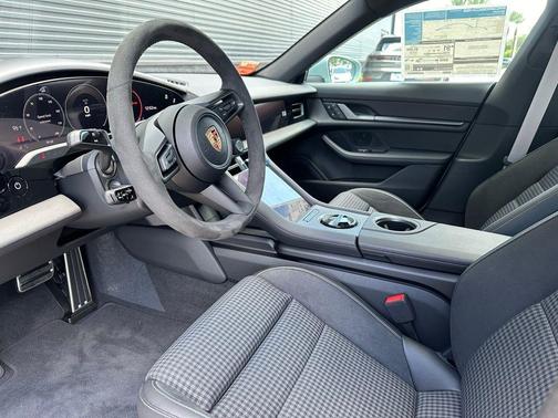 2025 Porsche Taycan Base