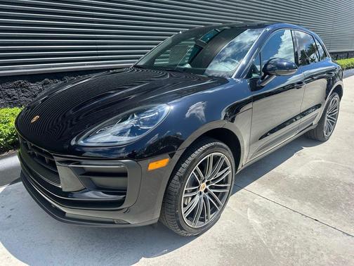 Jet Black Metallic 2026 Porsche Macan Base