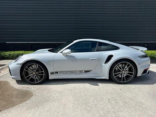 2025 Porsche 911 Turbo S