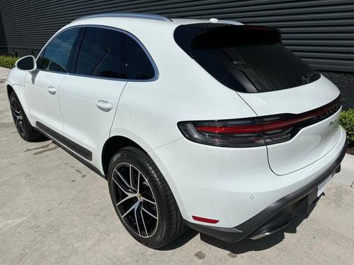 2024 Porsche Macan T