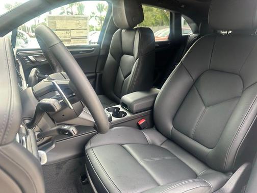 2024 Porsche Macan T