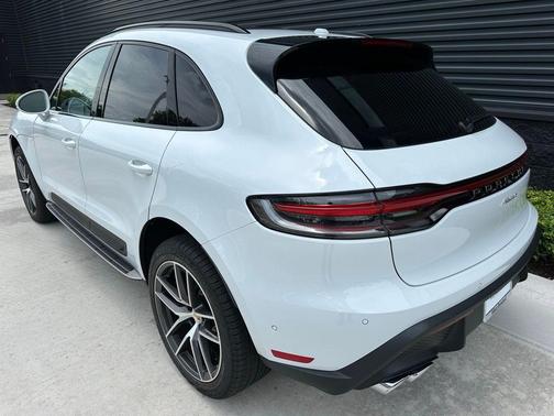 2025 Porsche Macan T