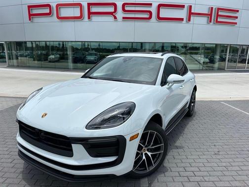 2025 Porsche Macan T