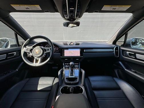 2023 Porsche Cayenne 