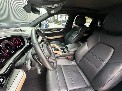 White 2024 Porsche Cayenne AWD