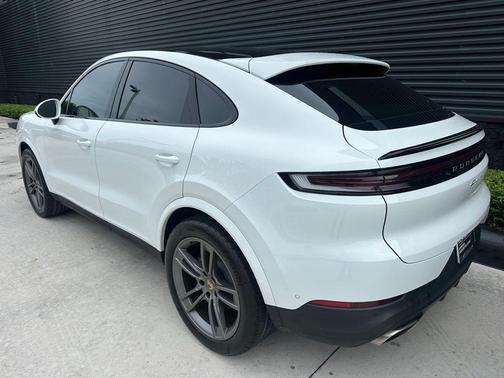 White 2024 Porsche Cayenne AWD