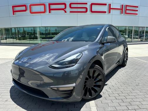 Silver Metallic 2023 Tesla Model Y Performance