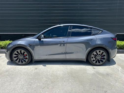 Silver Metallic 2023 Tesla Model Y Performance