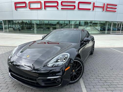 2023 Porsche Panamera 4