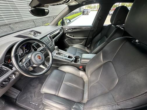 Blue 2018 Porsche Macan S